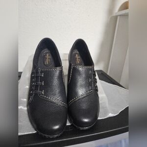 Clarks Black Leather Women's Shoes